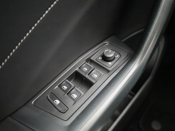 Volkswagen T-Roc (2024) — foto 17 van 39
