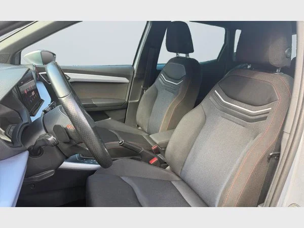 Seat Arona (2023) — foto 2 van 29