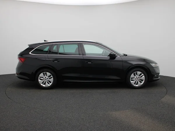 Škoda Octavia (2023) — foto 42 van 44