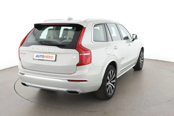 Volvo XC90 (2021) — foto 12 van 16