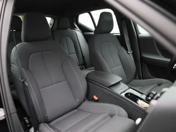 Volvo XC40 (2023) — foto 28 van 40