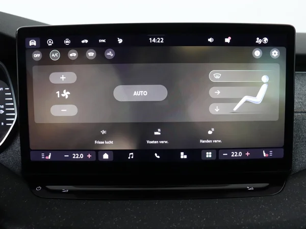 SKODA Octavia Combi (2024) — foto 11 van 19