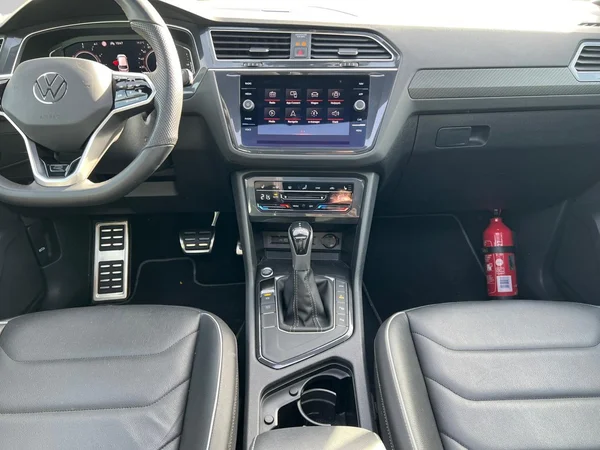 VOLKSWAGEN Tiguan eHybrid (PHEV) (2022) — foto 2 van 24