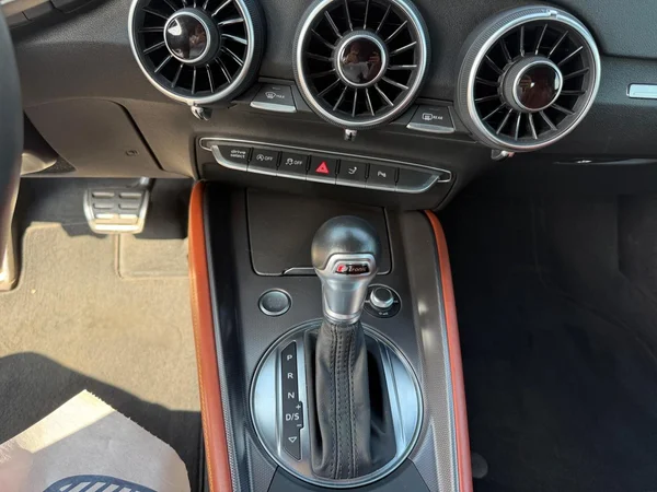 AUDI TT Roadster (2021) — foto 4 van 23