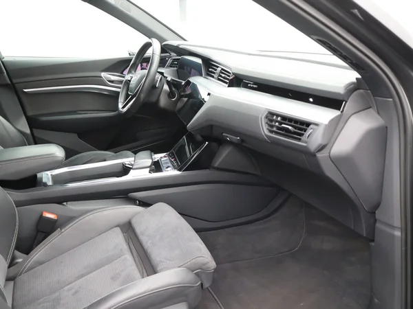 AUDI e-tron Sportback S (2022) — foto 14 van 20