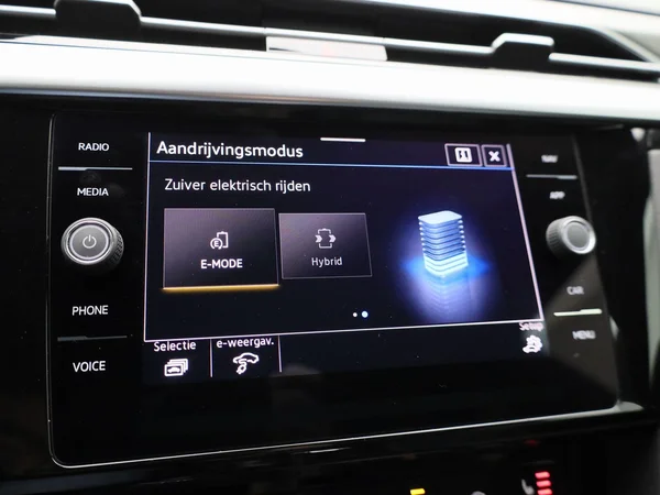 Volkswagen Arteon (2022) — foto 30 van 49