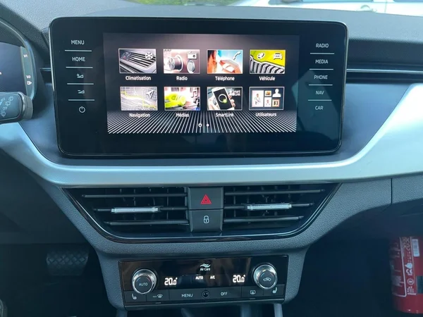 SKODA Kamiq (2024) — foto 3 van 16