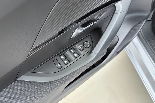 Peugeot 2008 (2025) — foto 8 van 16