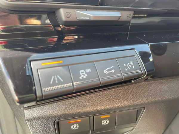Renault Austral (2024) — foto 10 van 31