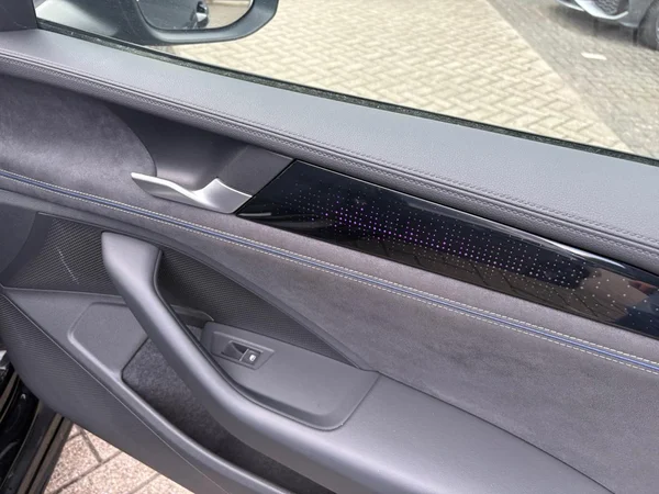 VOLKSWAGEN Passat SW (2024) — foto 10 van 23