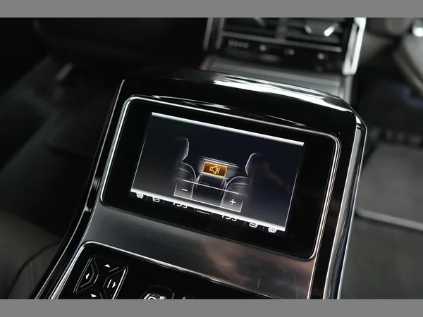 AUDI A8 Long PHEV (2024) — foto 38 van 53