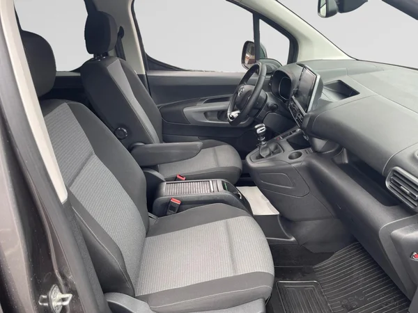 TOYOTA Proace City Verso Lwb Dsl (2023) — foto 8 van 20