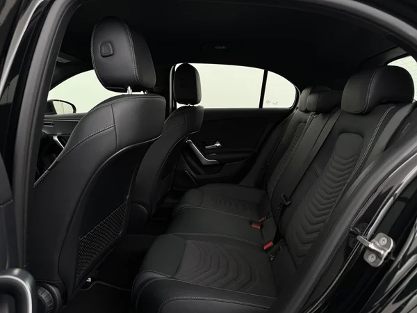 MercedesBenz A 180 (2024) — foto 5 van 28