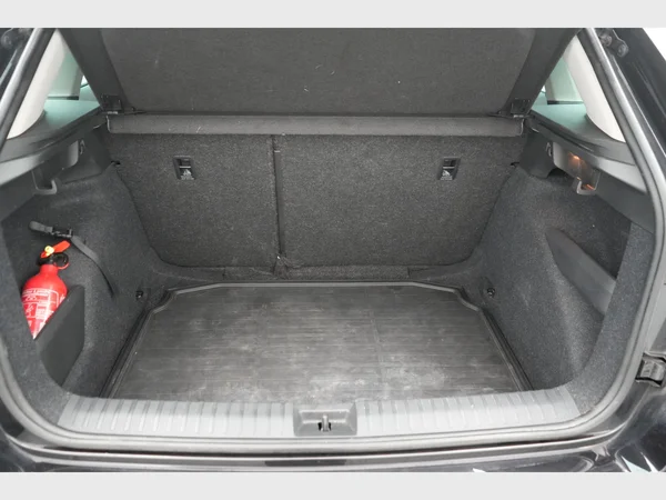 SKODA Kamiq (2023) — foto 17 van 28