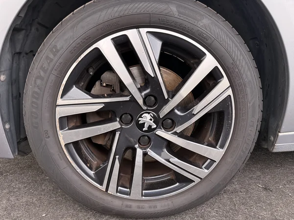 PEUGEOT 208 (2022) — foto 16 van 24