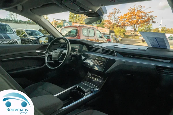 Audi e-tron (2022) — foto 11 van 33