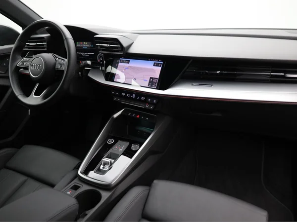 AUDI A3 Sportback (2024) — foto 15 van 21