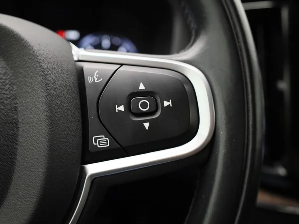 Volvo XC60 (2021) — foto 11 van 43