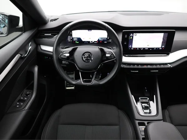 SKODA Octavia Combi (2024) — foto 5 van 21