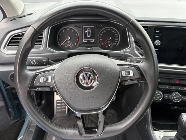 VOLKSWAGEN T-Roc (2020) — foto 2 van 22