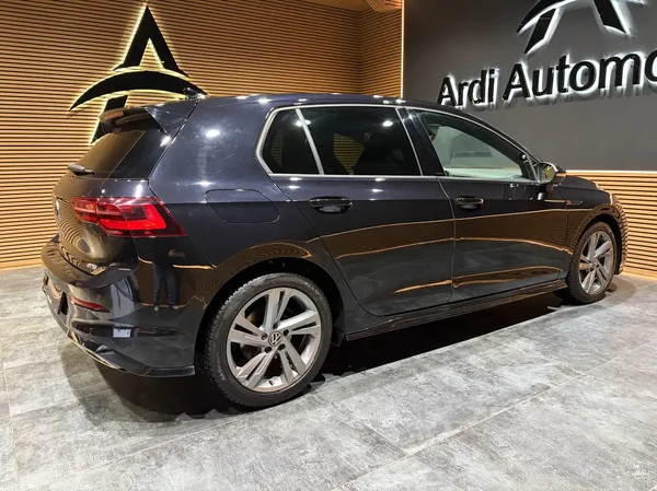 Volkswagen Golf (2022) — foto 21 van 29