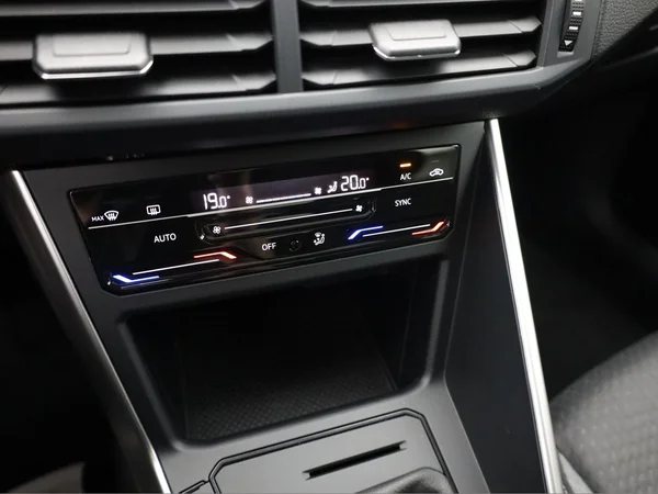VOLKSWAGEN Taigo (2023) — foto 8 van 20
