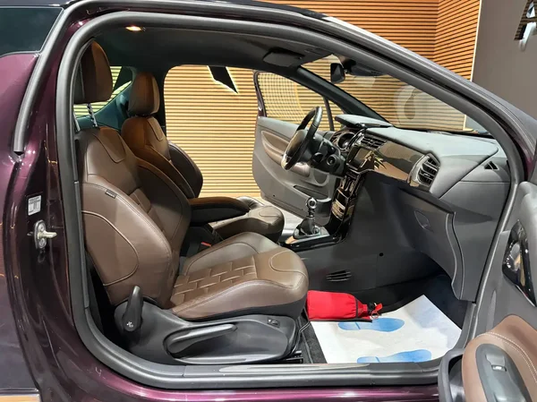 Ds Automobiles (2017) — foto 8 van 22