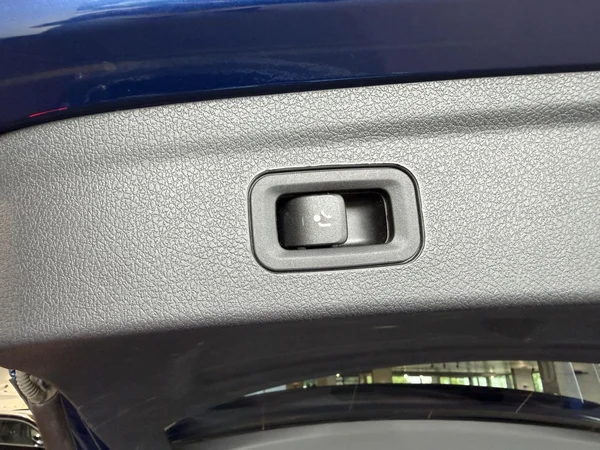 Mercedes-Benz GLE (2021) — foto 11 van 23