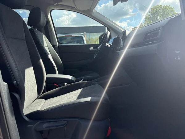 VOLKSWAGEN Caddy Maxi (2026) — foto 7 van 23