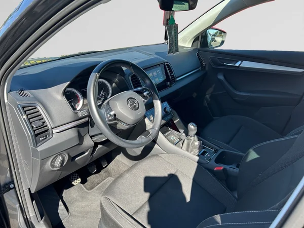 SKODA Karoq (2022) — foto 5 van 9