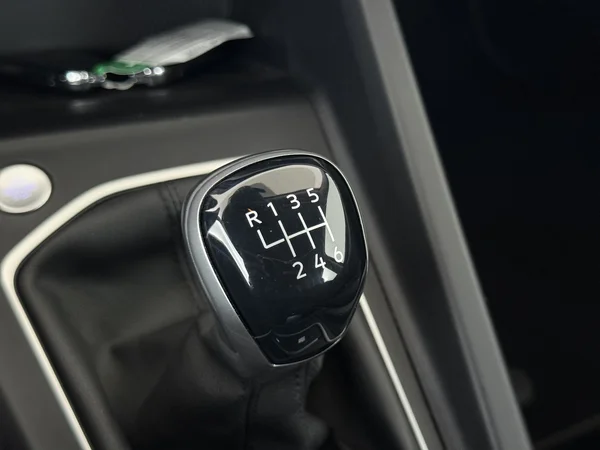 VOLKSWAGEN Golf Variant (2022) — foto 4 van 28