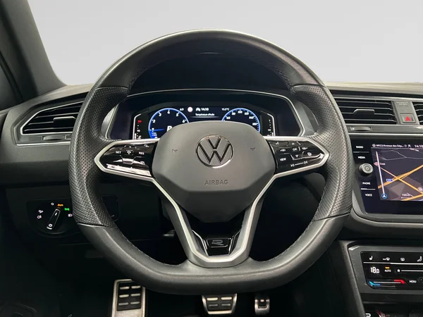 VOLKSWAGEN Tiguan (2023) — foto 18 van 20