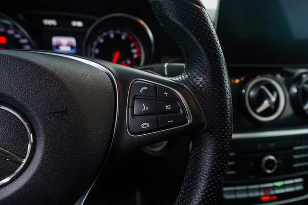 Mercedes-Benz GLA (H247) (2020) — foto 11 van 44