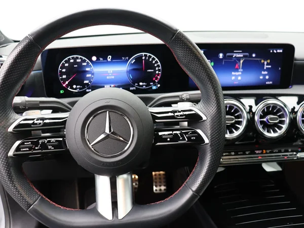 Mercedes-Benz A-Klasse (2023) — foto 2 van 24