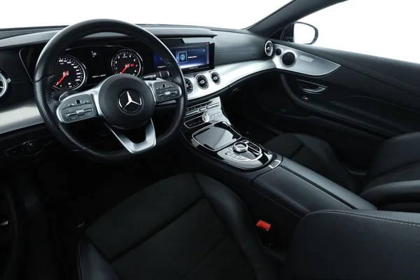 Mercedes-Benz E-Klasse (2019) — foto 2 van 16