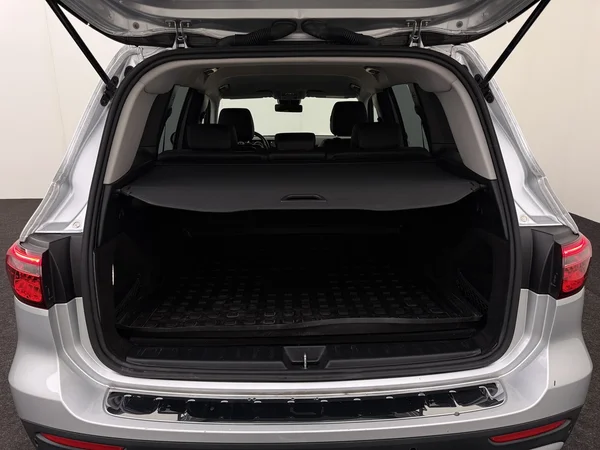 MERCEDES GLB 180 (2021) — foto 8 van 27