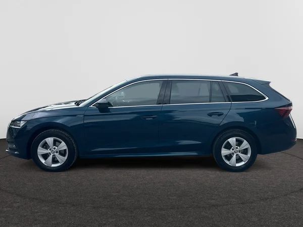 SKODA Octavia Combi (2023) — foto 10 van 18
