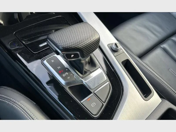 Audi A4 (2023) — foto 14 van 40