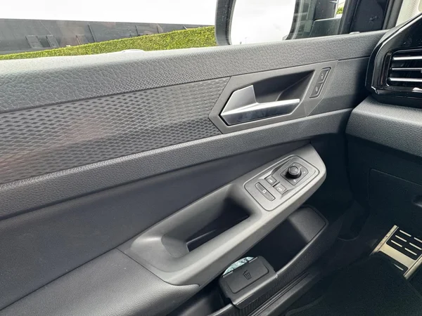 VOLKSWAGEN Caddy Maxi (2026) — foto 17 van 20
