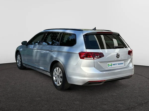 VOLKSWAGEN Passat Variant Dsl (2022) — foto 18 van 24