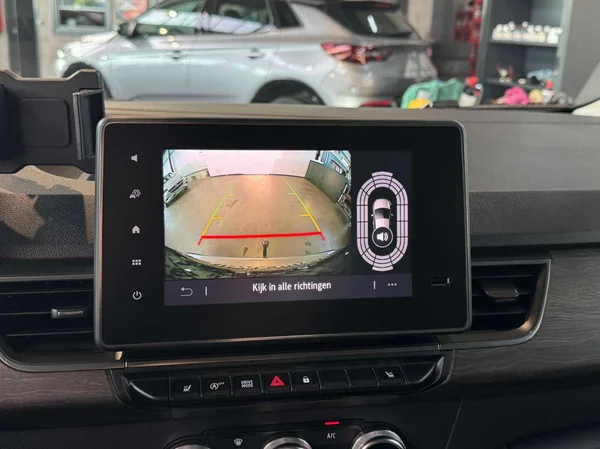 Renault Kangoo (2023) — foto 2 van 15