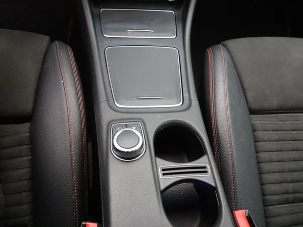 Mercedes-Benz A-Klasse (2018) — foto 9 van 26
