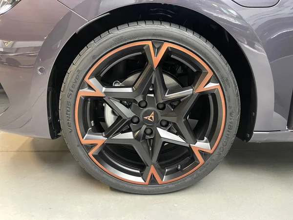 CUPRA Leon ST e-Hybrid (PHEV) (2025) — foto 3 van 15
