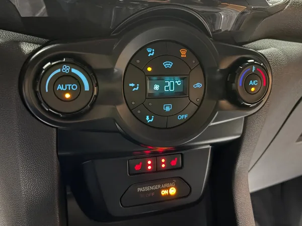 Ford Ecosport (2016) — foto 4 van 21