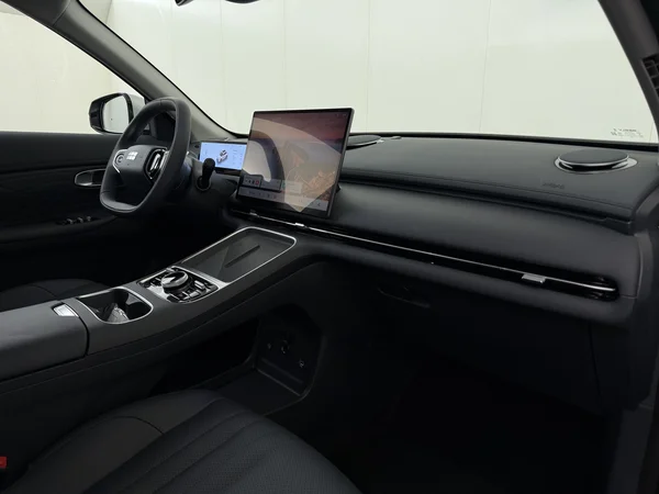 GEELY Starray EM-i (2026) — foto 3 van 29