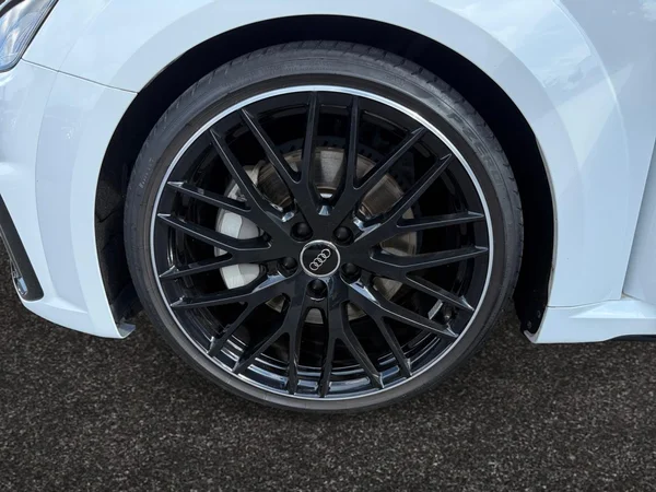 AUDI TT Roadster (2021) — foto 16 van 23