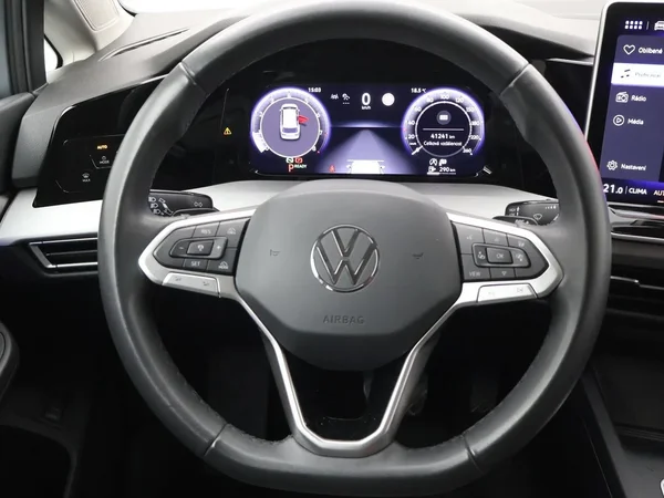 Volkswagen Golf (2025) — foto 8 van 32