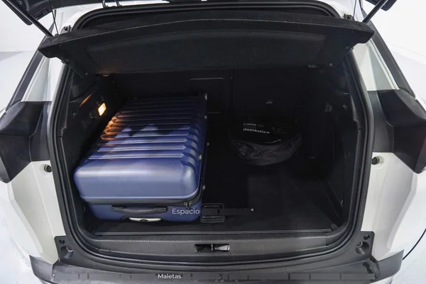 Peugeot 3008 PHEV (2023) — foto 8 van 54