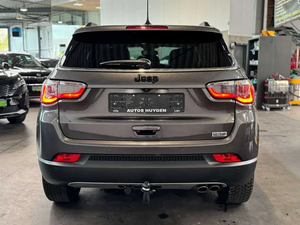Jeep Compass (2021) — foto 12 van 17