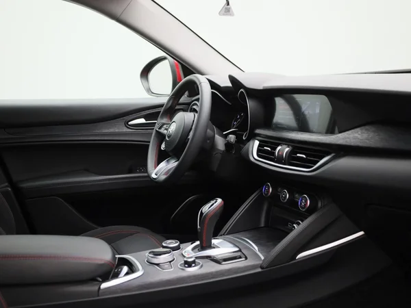 Alfa Romeo Stelvio (2022) — foto 29 van 44
